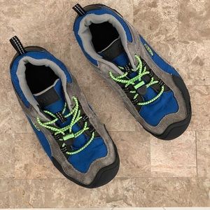 Keen Versatrail Hiking Shoes Boys size 5